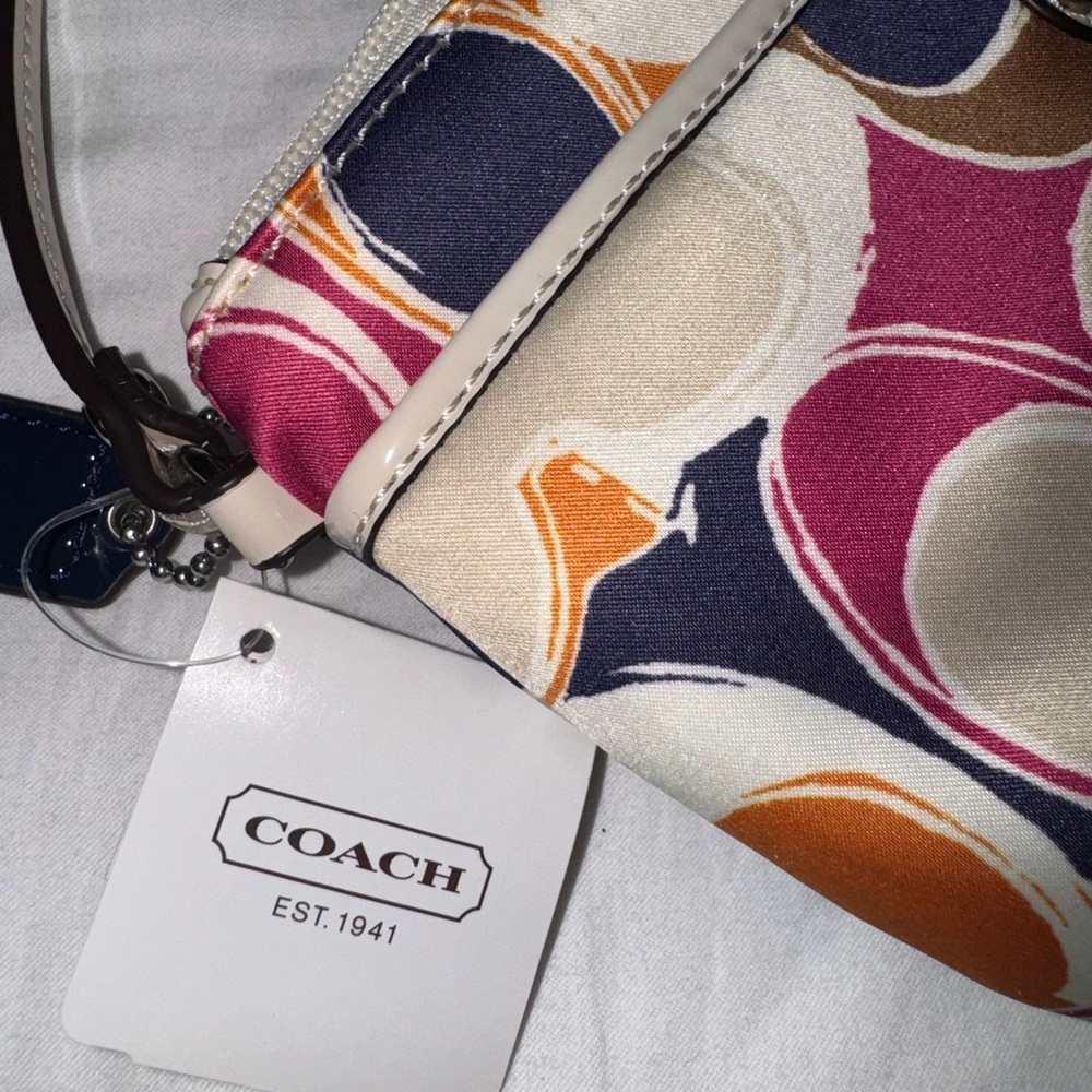 NWT COACH Park Signature C Logo Wristlet - Picture 3 of 4